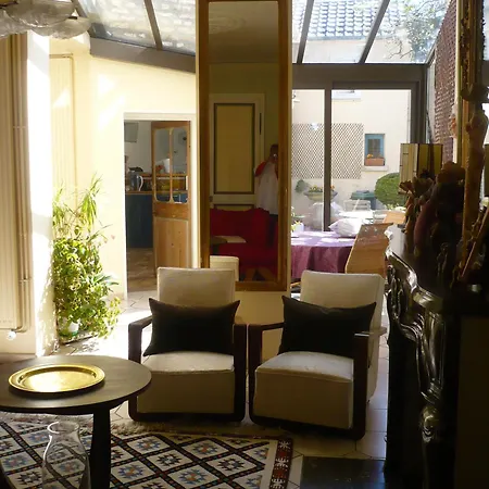 Alojamento de Acomodação e Pequeno-almoço D'hôtes Les Capucins